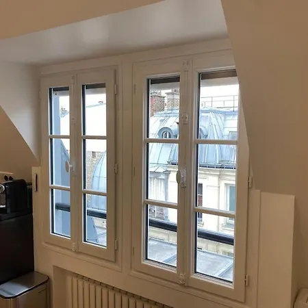 Charmant Studio Parisien Avec Vue, Au Coeur Du 7E Arrondissement Exterior photo