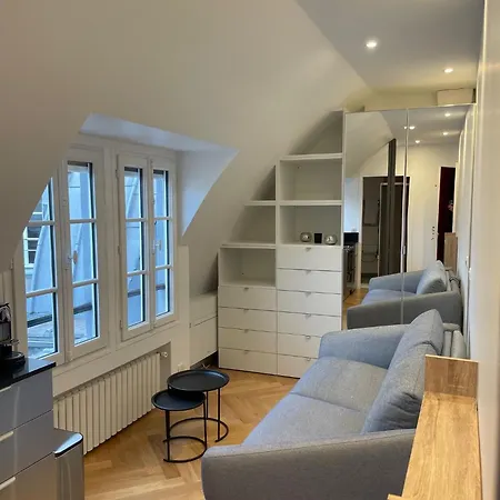 Charmant Studio Parisien Avec Vue, Au Coeur Du 7E Arrondissement Exterior photo